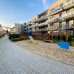 Sunny Apartment By The Sea With Garage